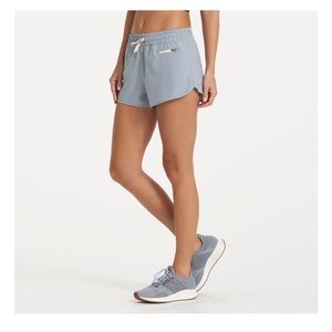 NWT Vuori Clementine Short 2.0 size Medium